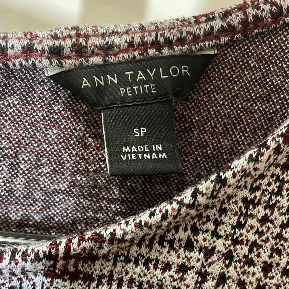 Ann Taylor Gray Sheath Dress with Crew Neck and Cuffed Long Sleeves - Picture 2 of 3